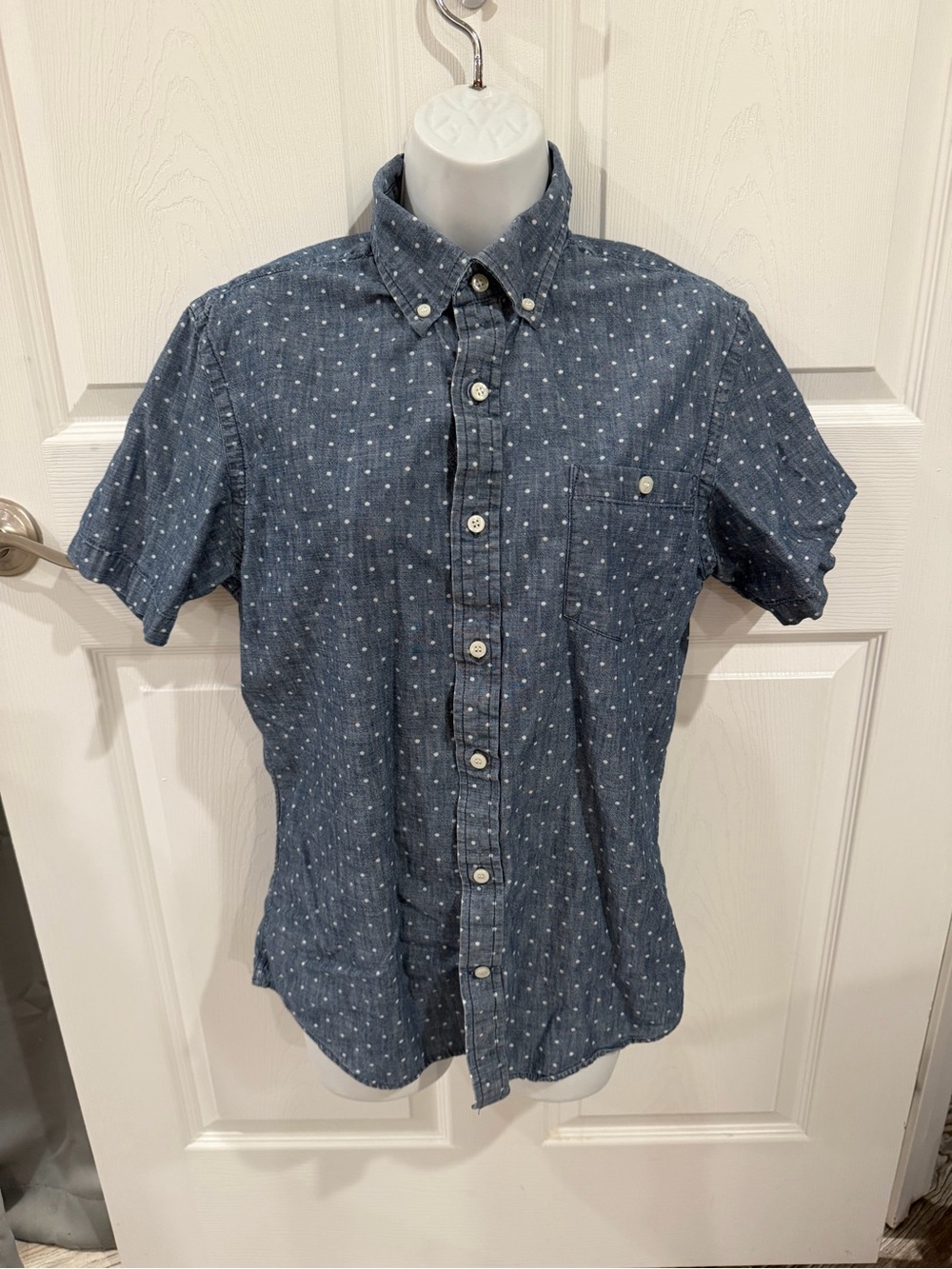 Old Navy Navy Blue Short-Sleeve Button-Down Shirt with White Dot Print